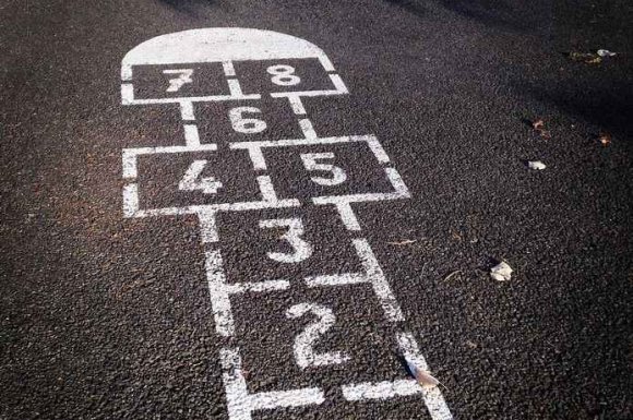 Marquage au sol cour de récréation - Gironde - SMS Signalisation Multiservices